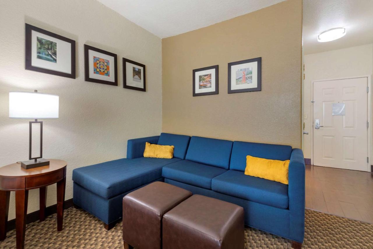 Comfort Inn & Suites Near Six Flags & Medical Center San Antonio Kültér fotó